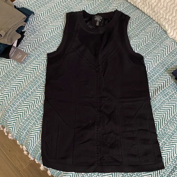 NWOT Athleta size small black oxygen tank - Picture 1 of 2